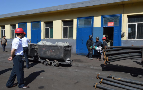 鑫輝源煤業(yè)透水事故應急救援演練 (2)478.png